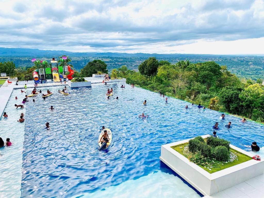 Ultra Winds Mountain Resort (Adults Only) Cagayán de Oro Exterior foto